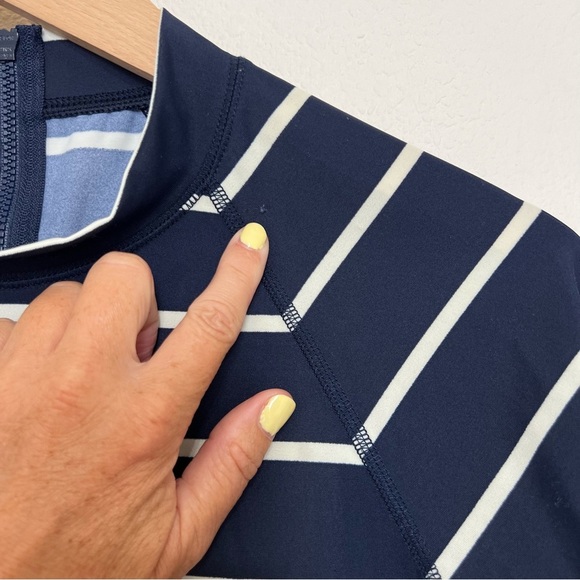 J. Crew Factory Women’s Mock Neck Long Sleeve Sleeve Rashguard Top Navy Medium - Picture 6 of 11